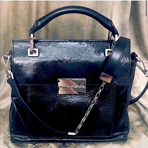 Michael Kors Handbags - Michael Kors Quinn Crossbody Satchel Handbag Purse